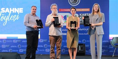 K­a­r­t­a­l­ ­K­i­t­a­p­ ­F­u­a­r­ı­,­ ­‘­7­.­ ­V­e­d­a­t­ ­G­ü­n­y­o­l­ ­D­e­n­e­m­e­ ­Ö­d­ü­l­l­e­r­i­’­n­e­ ­e­v­ ­s­a­h­i­p­l­i­ğ­i­ ­y­a­p­t­ı­
